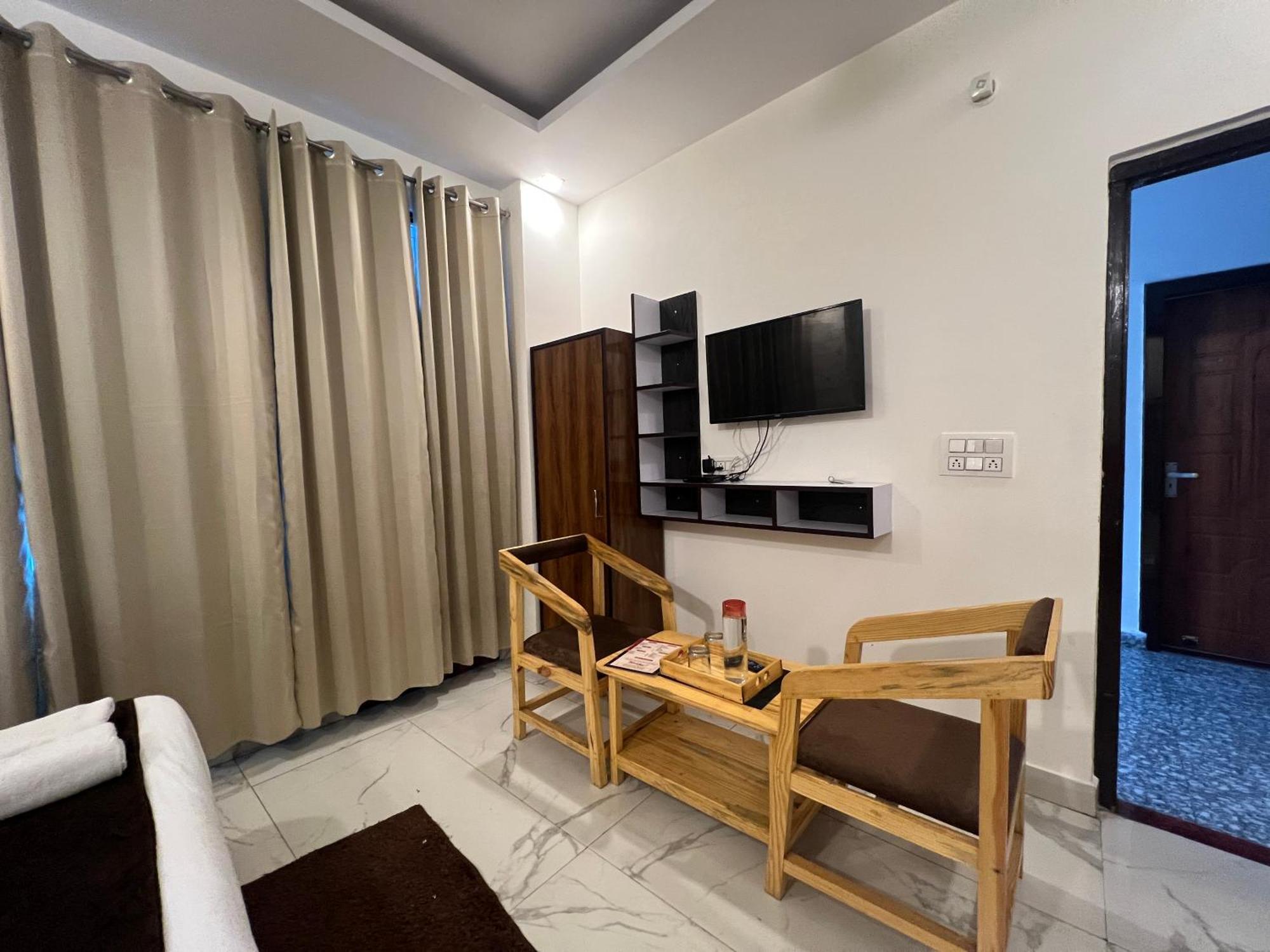 The Royal Galaxy Hotel Rishīkesh Екстериор снимка