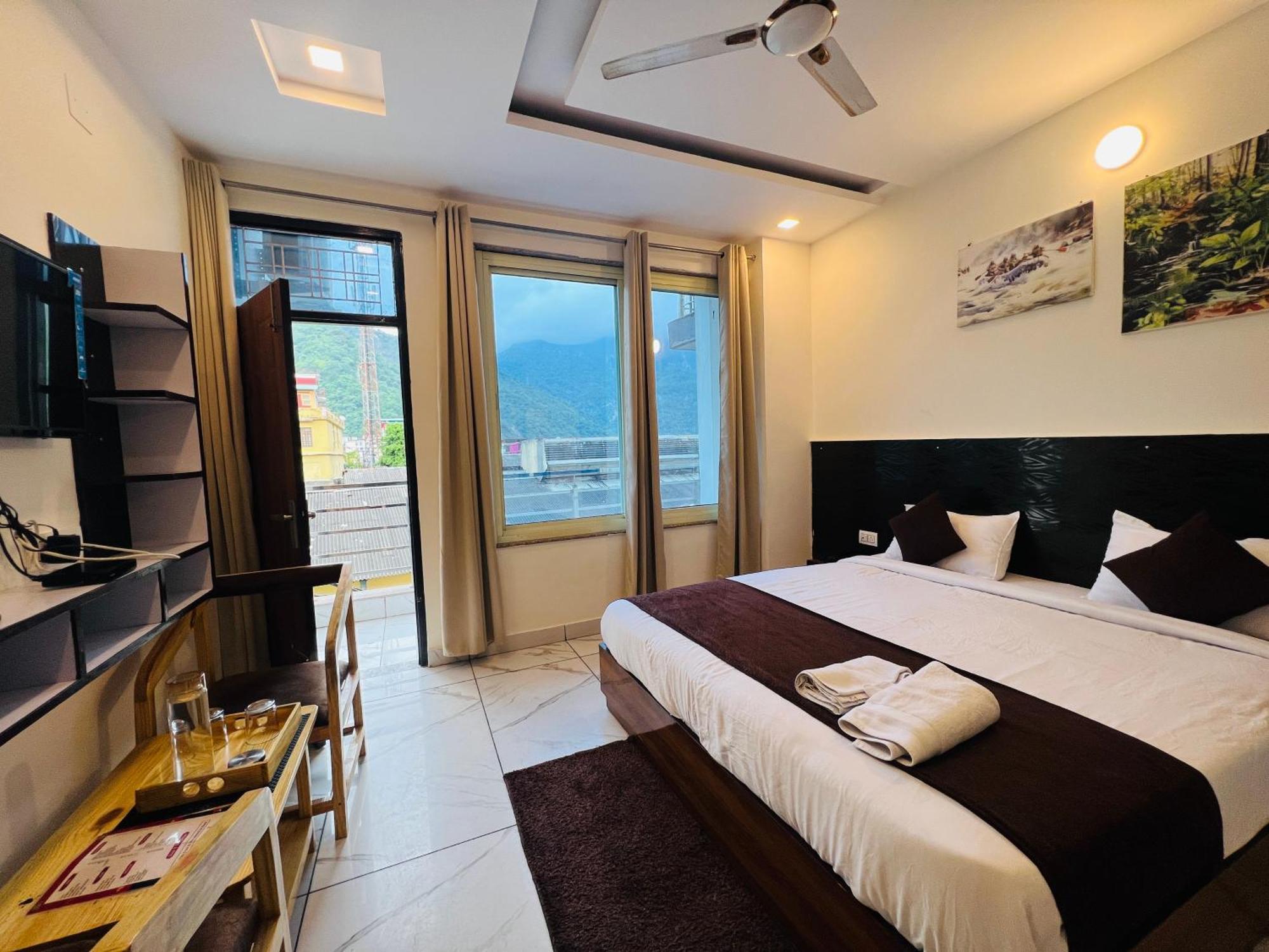 The Royal Galaxy Hotel Rishīkesh Екстериор снимка