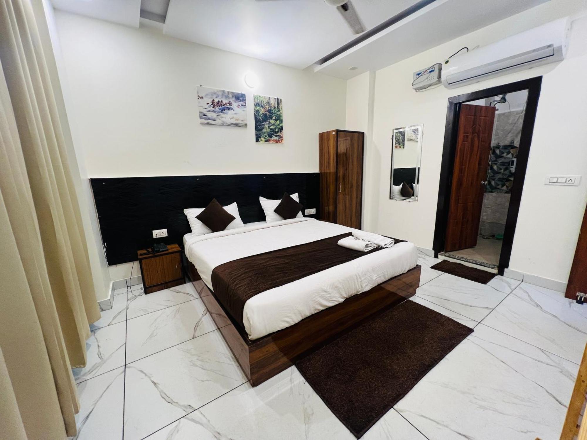 The Royal Galaxy Hotel Rishīkesh Екстериор снимка